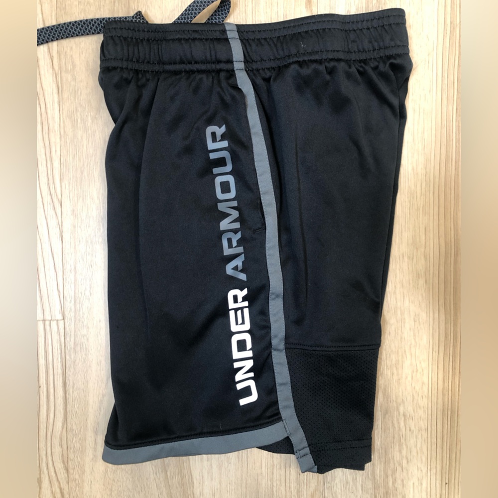 Under Armour Youth Athletic Shorts— Small - Picture 4 of 5